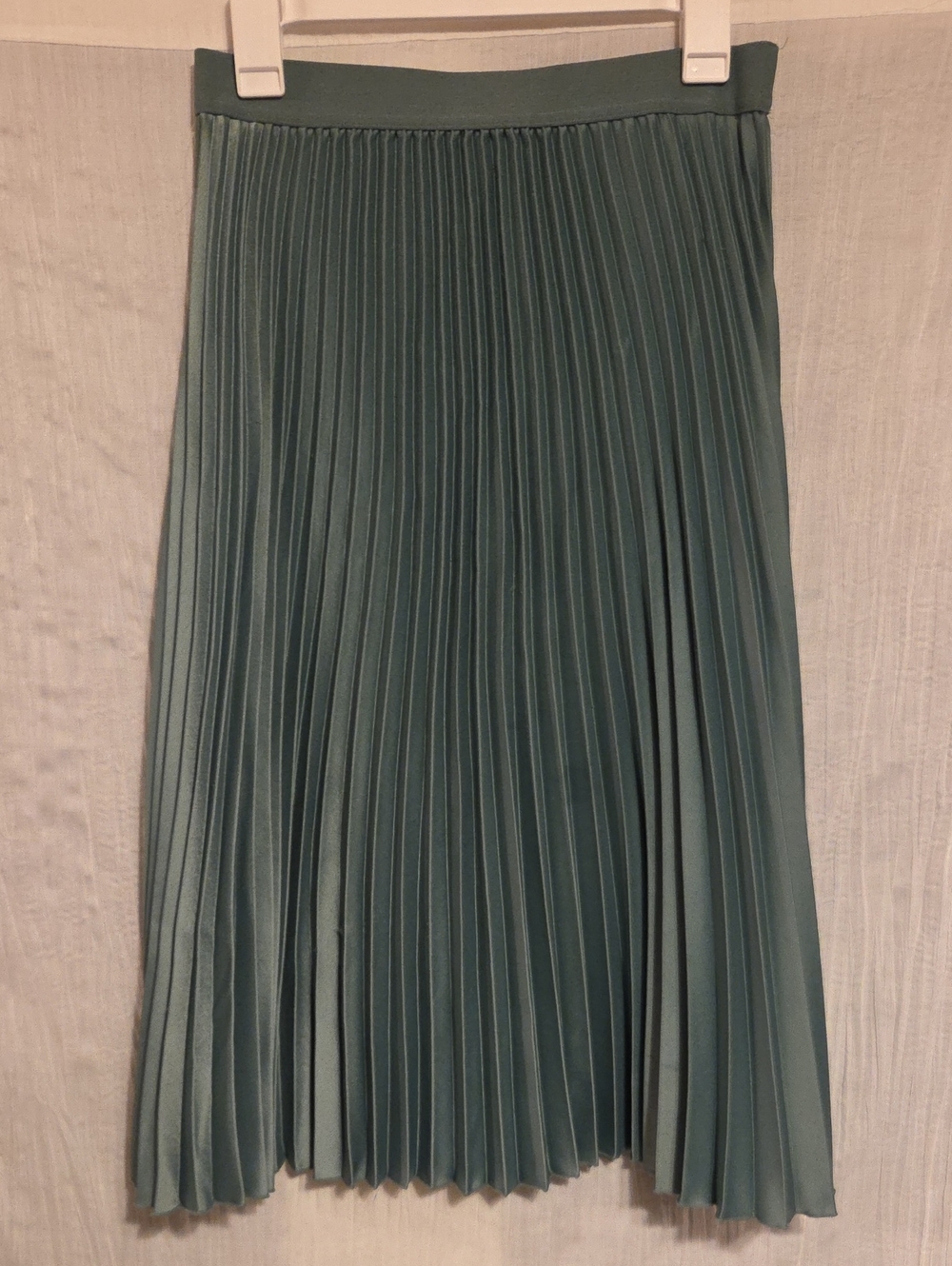 Flowy Midi Skirt